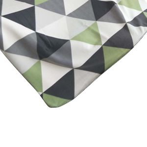 Fleecová deka cl1807004 trojúhelníky šedá-zelený 170x220