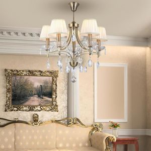 Osvětlení obývacího pokoje,vybavení a dekorace